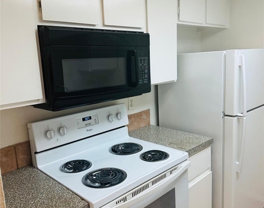 2401 Leon St - Photo Thumbnail 7