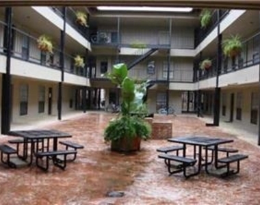 2401 Leon St - Photo Thumbnail 25