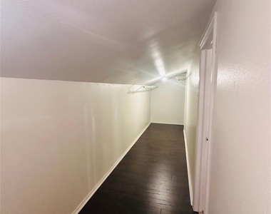 2401 Leon St - Photo Thumbnail 23