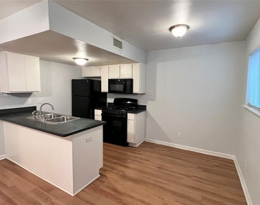 2301 Ohlen Rd - Photo Thumbnail 2