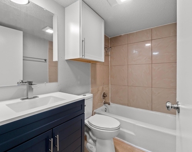 8903 Parkfield Dr - Photo Thumbnail 6