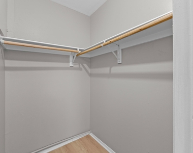 8903 Parkfield Dr - Photo Thumbnail 7