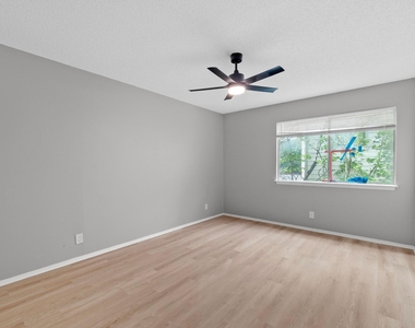 8903 Parkfield Dr - Photo Thumbnail 5