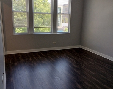 1943 W 48th Street - Photo Thumbnail 12