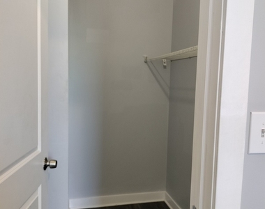 1943 W 48th Street - Photo Thumbnail 21