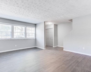 707 Franklin Gateway Se - Photo Thumbnail 1