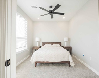 2101 Reinke Road - Photo Thumbnail 17