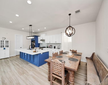 8420a Lanewood Drive - Photo Thumbnail 10