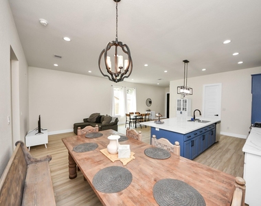 8420a Lanewood Drive - Photo Thumbnail 11