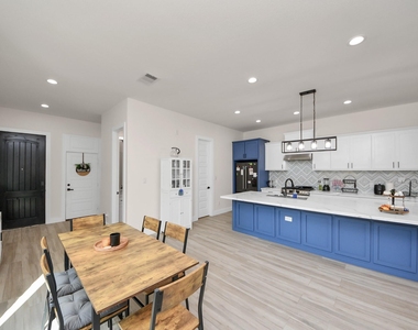 8420a Lanewood Drive - Photo Thumbnail 6