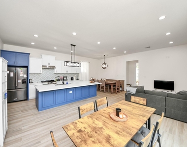 8420a Lanewood Drive - Photo Thumbnail 7
