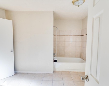 1539 Stevenage - Photo Thumbnail 11