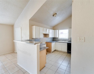 1539 Stevenage - Photo Thumbnail 5