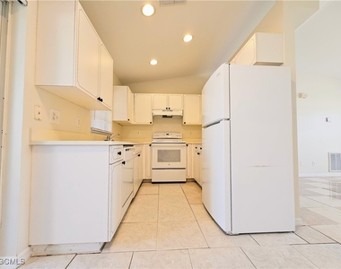 4916 Leonard Boulevard S - Photo Thumbnail 5