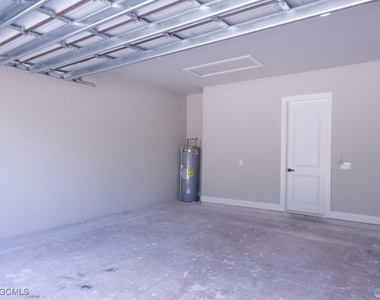 219 Greenbriar Boulevard - Photo Thumbnail 2