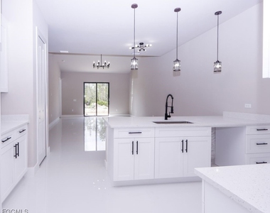 219 Greenbriar Boulevard - Photo Thumbnail 3