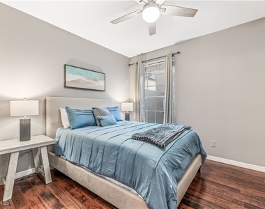 24827 Lakemont Cove Lane - Photo Thumbnail 12