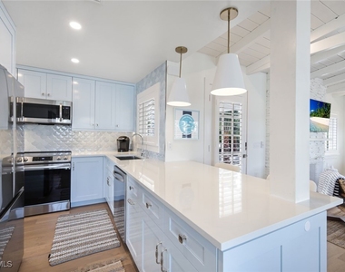 47 8th Avenue S - Photo Thumbnail 8