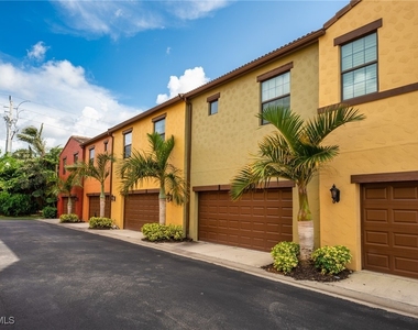 9054 Capistrano Street N - Photo Thumbnail 24