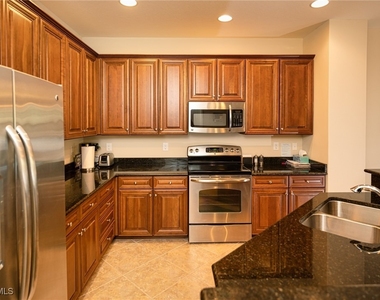 9054 Capistrano Street N - Photo Thumbnail 5