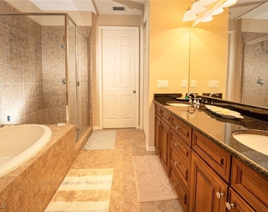 9054 Capistrano Street N - Photo Thumbnail 12