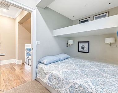 993 8th Street S - Photo Thumbnail 18