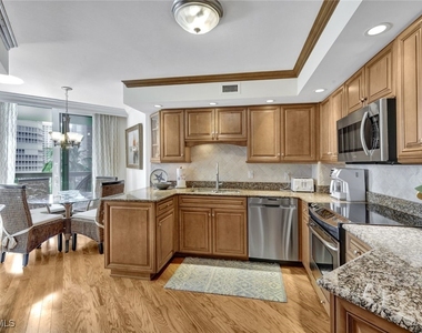 4551 Gulf Shore Boulevard N - Photo Thumbnail 11