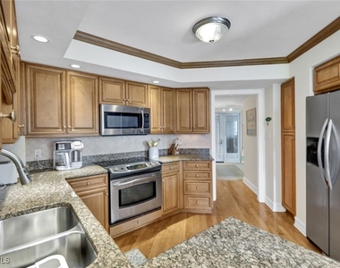 4551 Gulf Shore Boulevard N - Photo Thumbnail 9