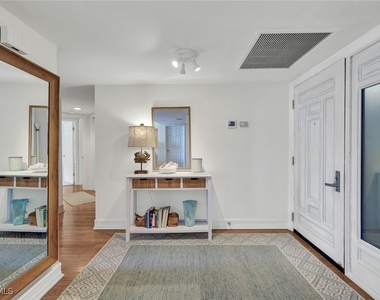 4551 Gulf Shore Boulevard N - Photo Thumbnail 4