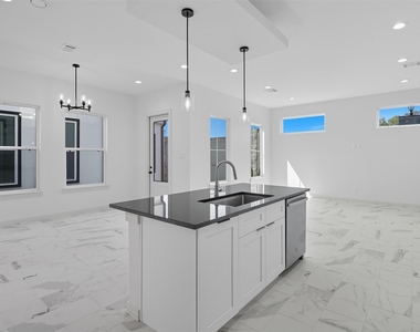 2924 El Fenice Lane - Photo Thumbnail 10