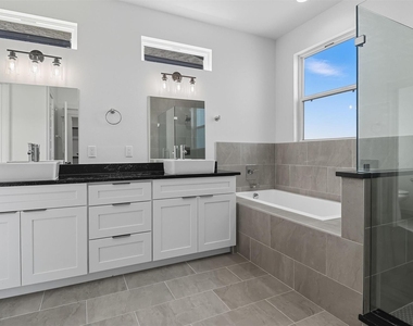 2924 El Fenice Lane - Photo Thumbnail 24