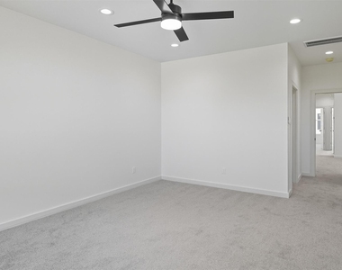 2924 El Fenice Lane - Photo Thumbnail 23