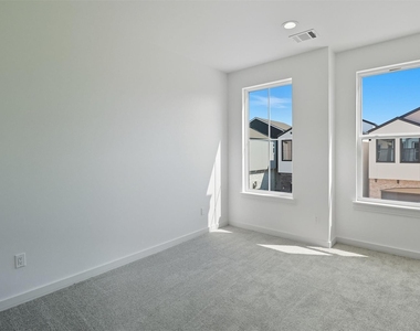 2924 El Fenice Lane - Photo Thumbnail 31
