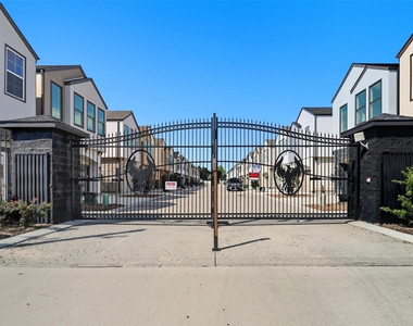 2924 El Fenice Lane - Photo Thumbnail 1