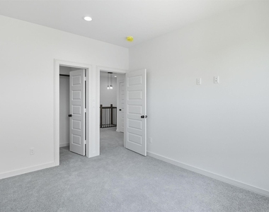 2924 El Fenice Lane - Photo Thumbnail 30