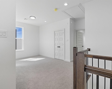 2924 El Fenice Lane - Photo Thumbnail 18