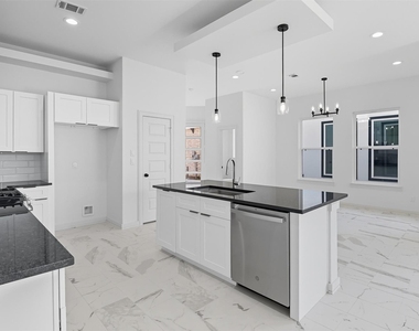 2924 El Fenice Lane - Photo Thumbnail 9