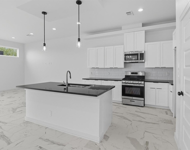 2924 El Fenice Lane - Photo Thumbnail 7