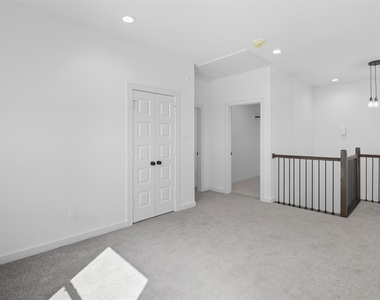 2924 El Fenice Lane - Photo Thumbnail 20