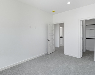 2924 El Fenice Lane - Photo Thumbnail 32