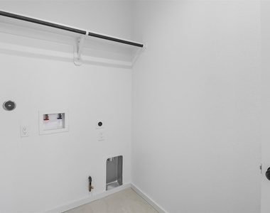 2924 El Fenice Lane - Photo Thumbnail 34