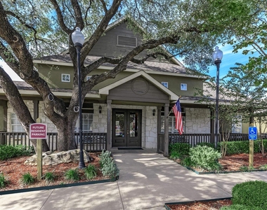 1297 W Loop 1604 N - Photo Thumbnail 3