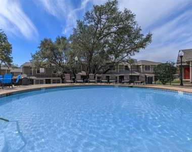 1297 W Loop 1604 N - Photo Thumbnail 7