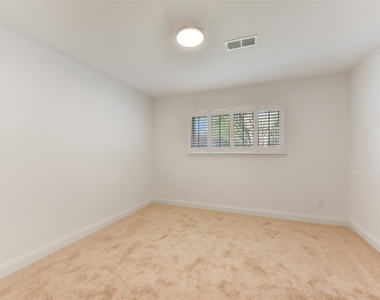 5946 Valkeith Drive - Photo Thumbnail 27