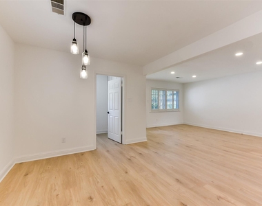 5946 Valkeith Drive - Photo Thumbnail 13