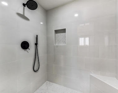 5946 Valkeith Drive - Photo Thumbnail 23