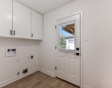 5946 Valkeith Drive - Photo Thumbnail 29