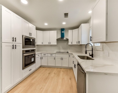 5946 Valkeith Drive - Photo Thumbnail 10
