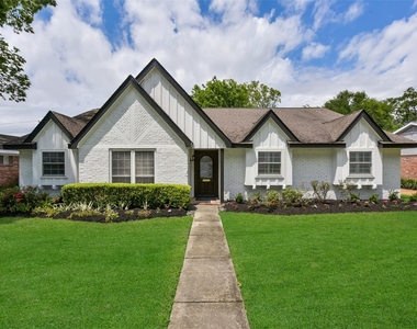 5946 Valkeith Drive - Photo Thumbnail 2