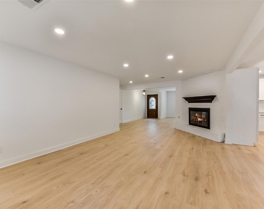 5946 Valkeith Drive - Photo Thumbnail 7